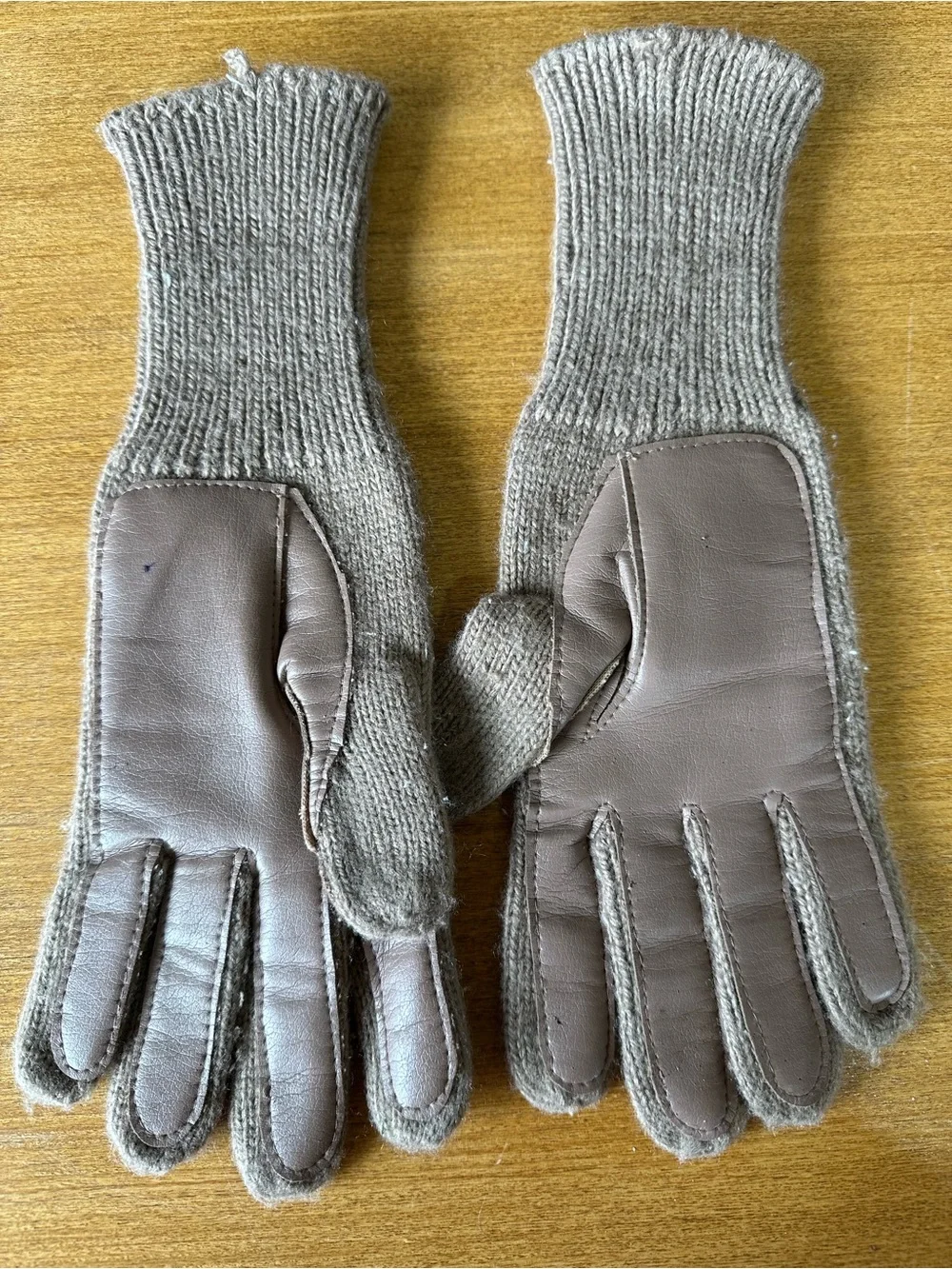Etienne Aigner Vintage Cuff Leather-Front Women’s Gloves in Taupe